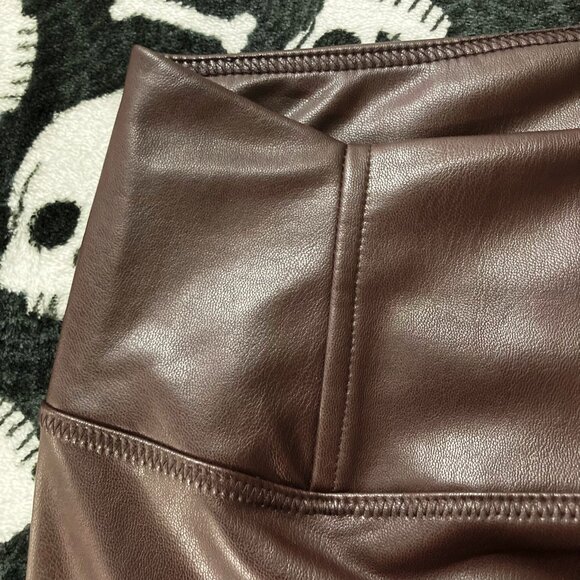 7 FOR ALL MANKIND Dark mahogany brown pleather pants NWT ~ MEDIUM LARGE skinnies - Picture 8 of 9